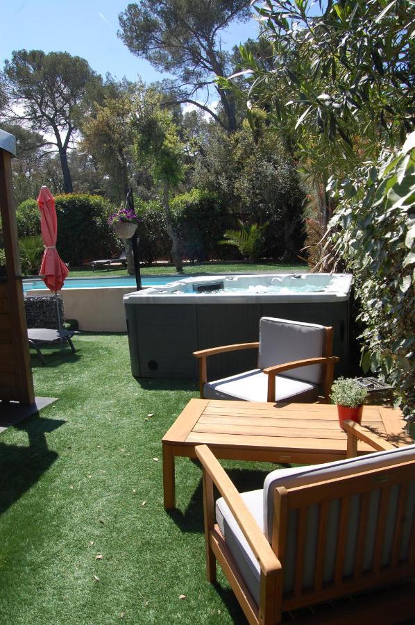 Le Clos Des Barelles Six-Fours-les-Plages Luaran gambar